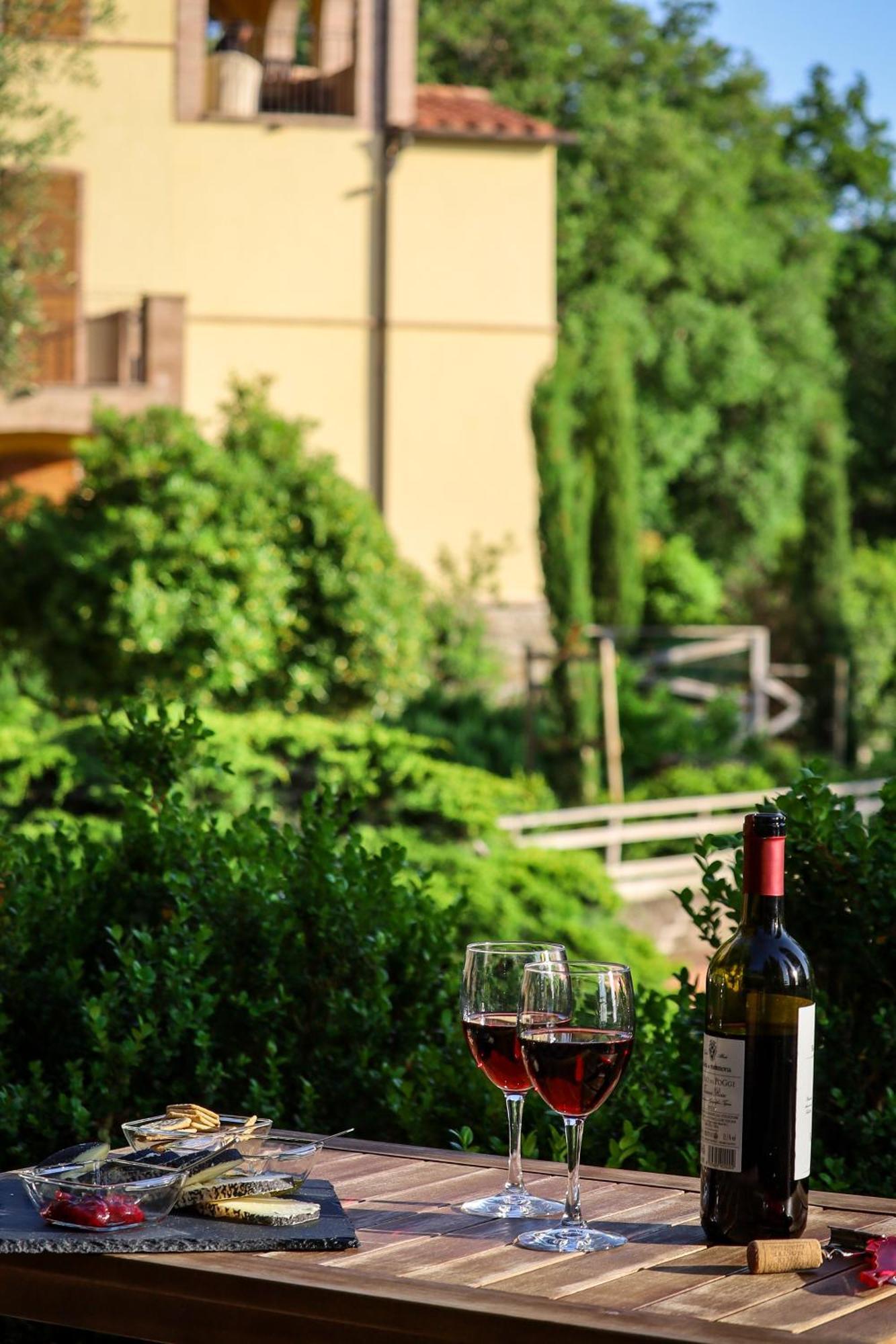 Madonna Del Poggio Cav Aparthotel Scarlino Exterior foto