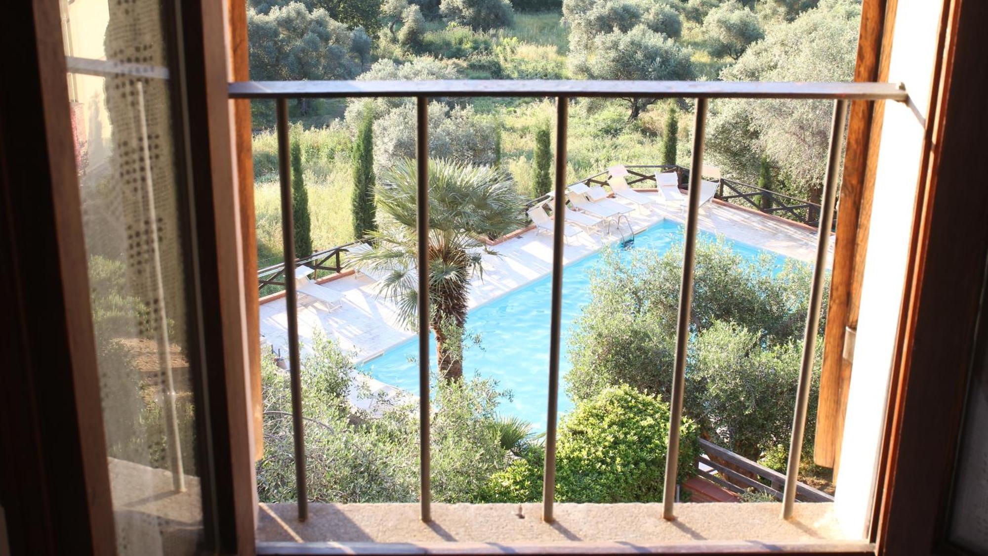 Madonna Del Poggio Cav Aparthotel Scarlino Exterior foto