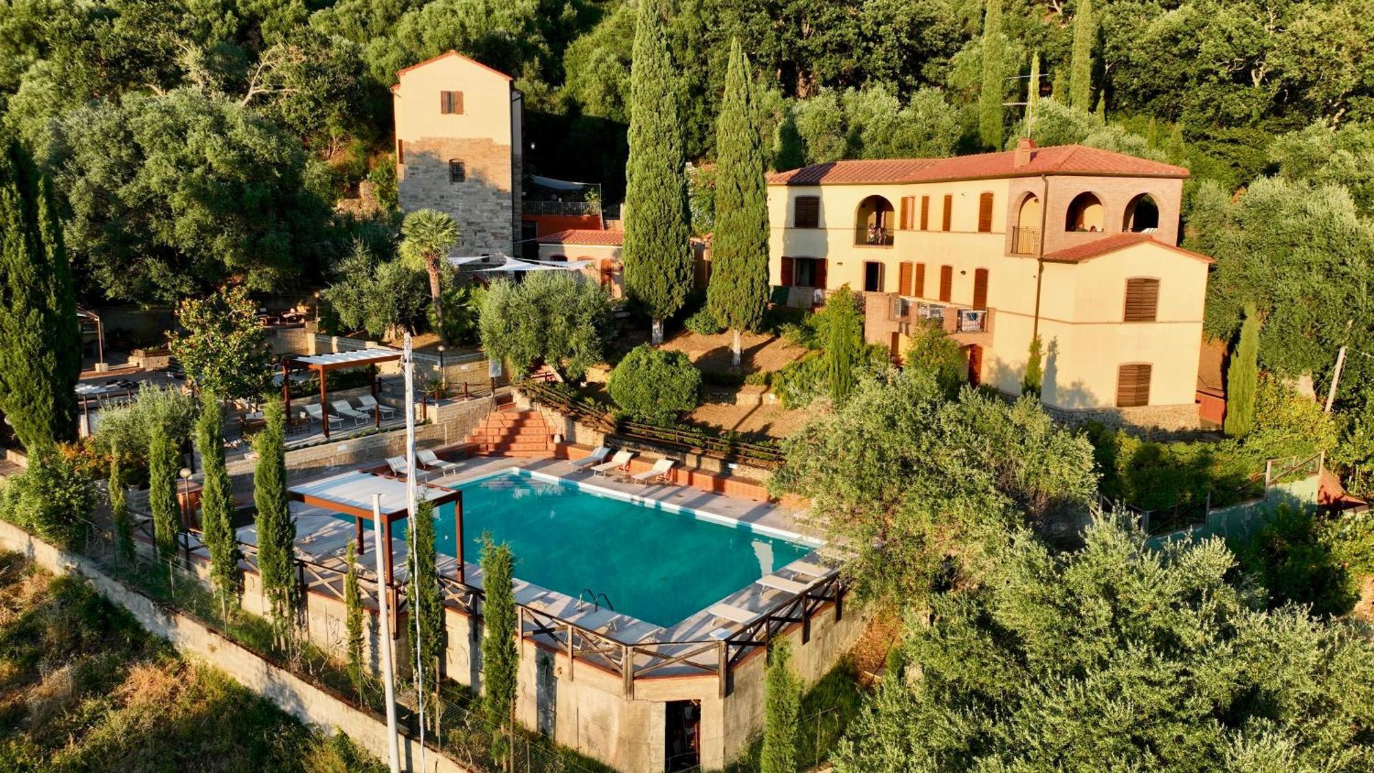 Madonna Del Poggio Cav Aparthotel Scarlino Exterior foto