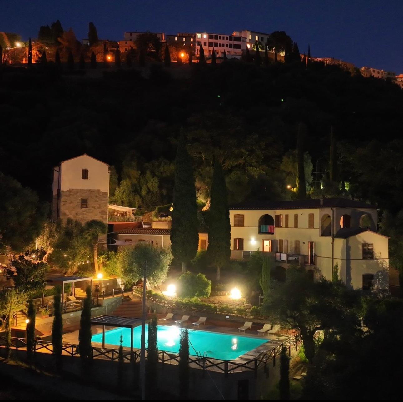 Madonna Del Poggio Cav Aparthotel Scarlino Exterior foto