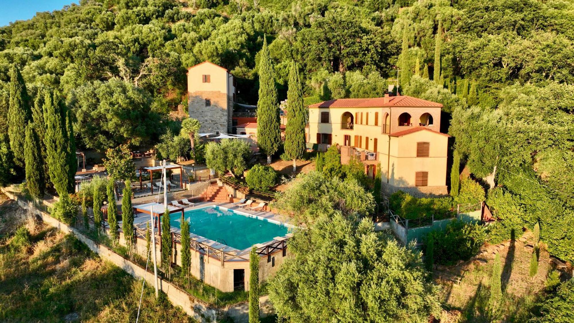 Madonna Del Poggio Cav Aparthotel Scarlino Exterior foto