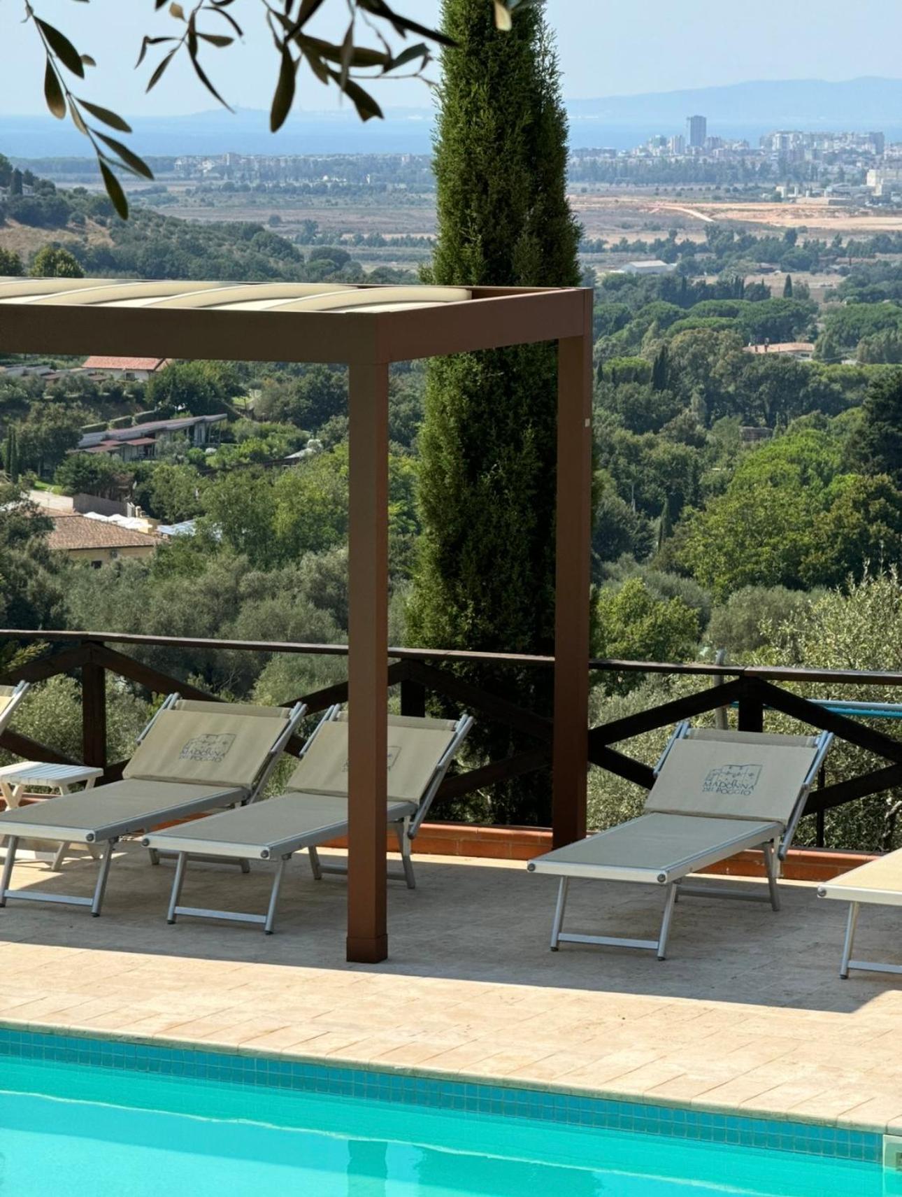 Madonna Del Poggio Cav Aparthotel Scarlino Exterior foto